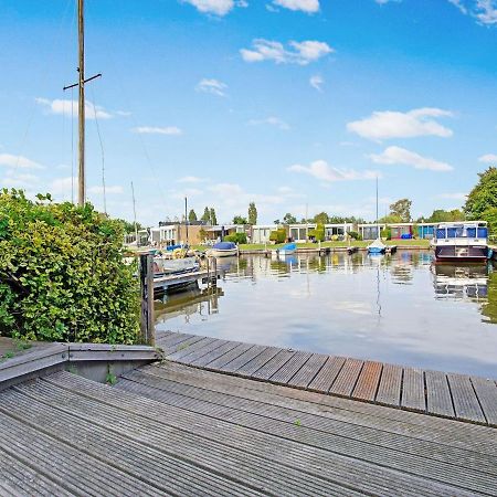 Waterfront Holiday Home With Jetty Boornzwaag over de Wielen ภายนอก รูปภาพ