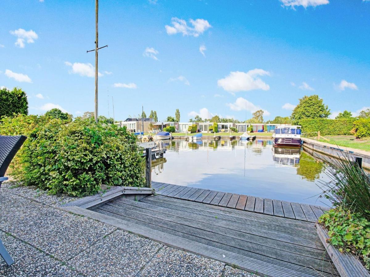 Waterfront Holiday Home With Jetty Boornzwaag over de Wielen ภายนอก รูปภาพ